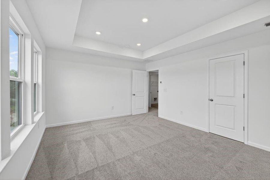 Spacious, unfurnished interior of a new home in Rosewood Farm, Lawrenceville (Image 23).