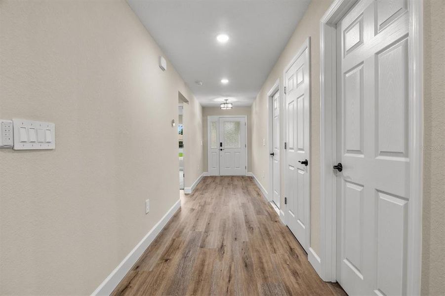 Spacious, unfurnished interior of a new home in , Eagle Lake (Image 18).