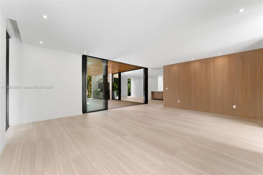 Spacious, unfurnished interior of a new home in , Miami (Image 14).