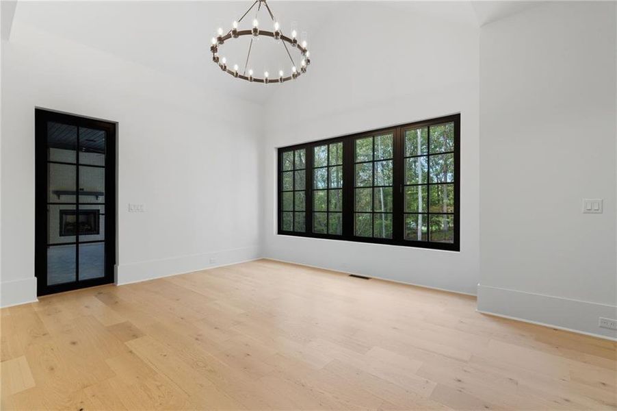 Spacious, unfurnished interior of a new home in , Alpharetta (Image 70).