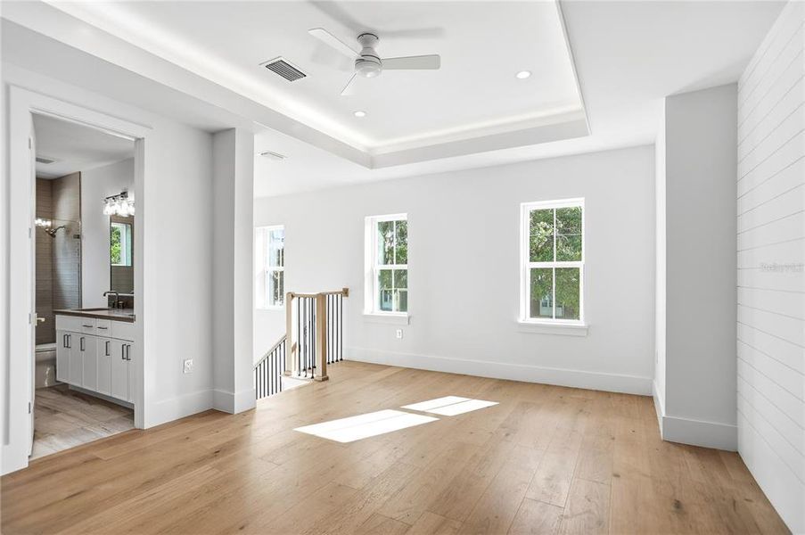 Spacious, unfurnished interior of a new home in , Winter Garden (Image 51).