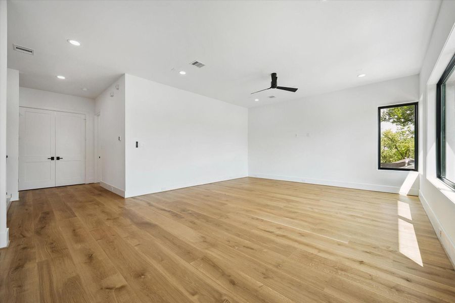 Spacious, unfurnished interior of a new home in , Houston (Image 20). Spacious, unfurnished interior of a new home in , Houston (Image 20).