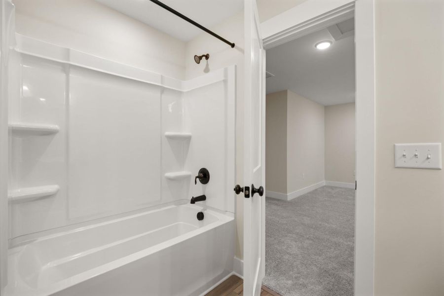 Image 40 of a home in Harbor Crossing.