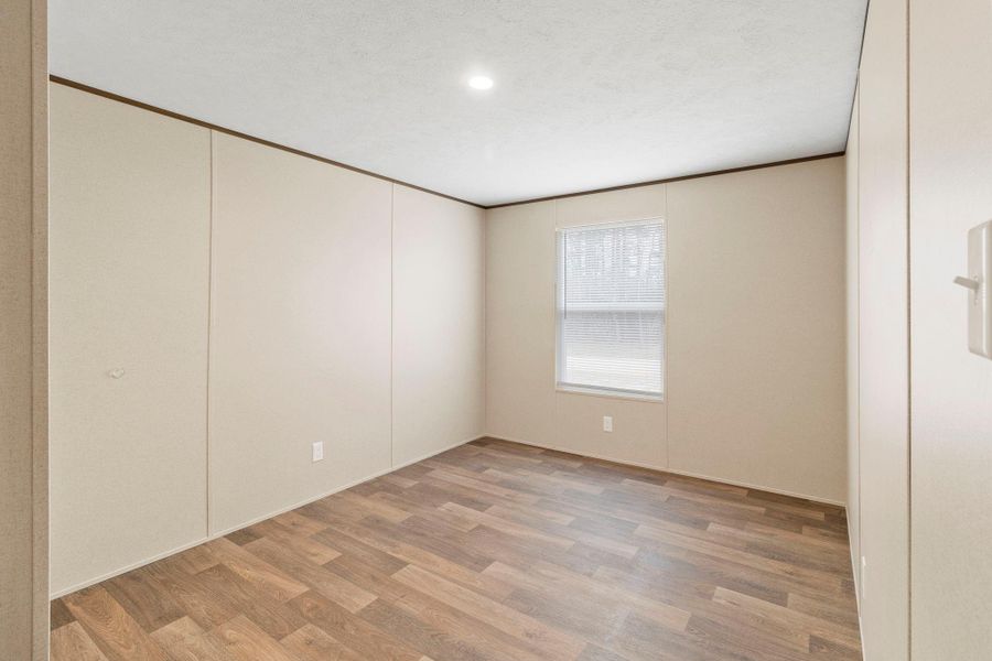Spacious, unfurnished interior of a new home in , Livingston (Image 33).