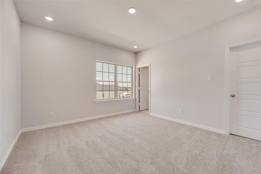 Spacious, unfurnished interior of a new home in Valencia On The Lake, Little Elm (Image 12).
