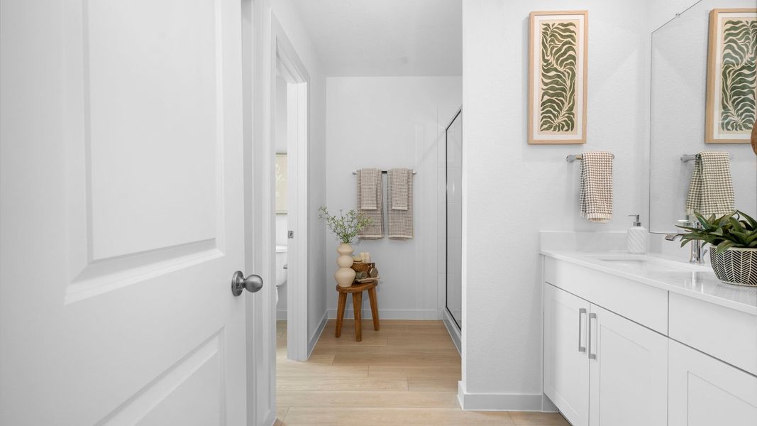 Furnished interior view inside a new home in Lexington Village, Missouri City (Image 15).