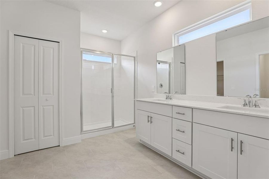 Furnished interior view inside a new home in Cyrene at Minneola, Minneola (Image 12).