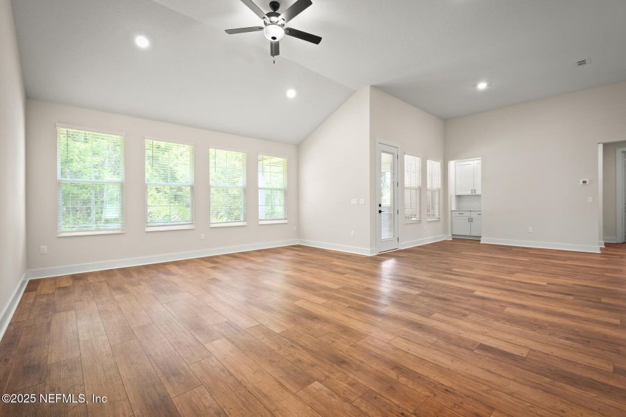 Spacious, unfurnished interior of a new home in , Hilliard (Image 17).