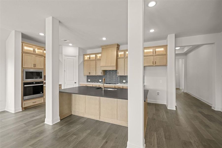 Furnished interior view inside a new home in The Retreat - Phase 1, Waxahachie (Image 6).