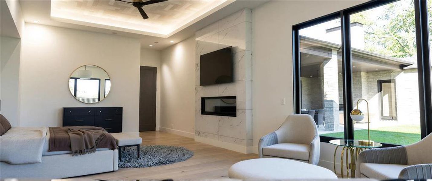 Furnished interior view inside a new home in , Colleyville (Image 6).