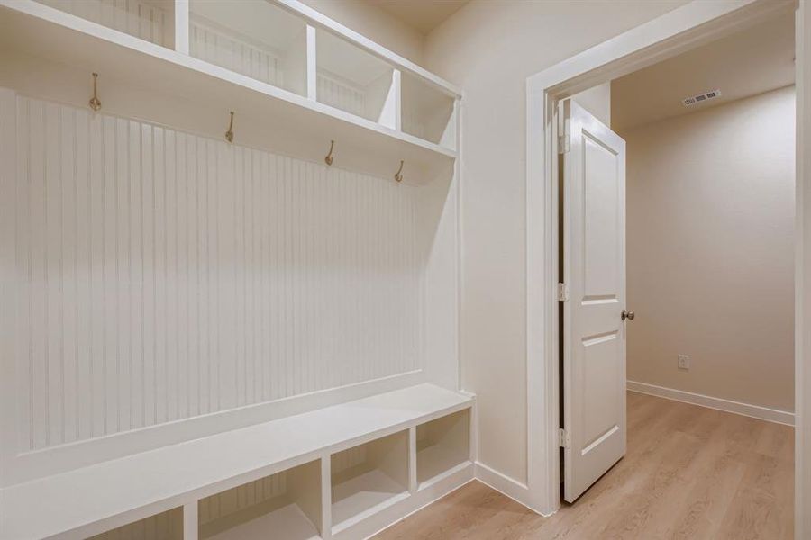 Spacious, unfurnished interior of a new home in Summerwood Estates, Red Oak (Image 24).