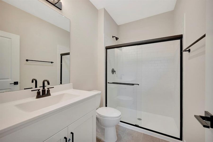 Furnished interior view inside a new home in Elevon, Lavon (Image 15).