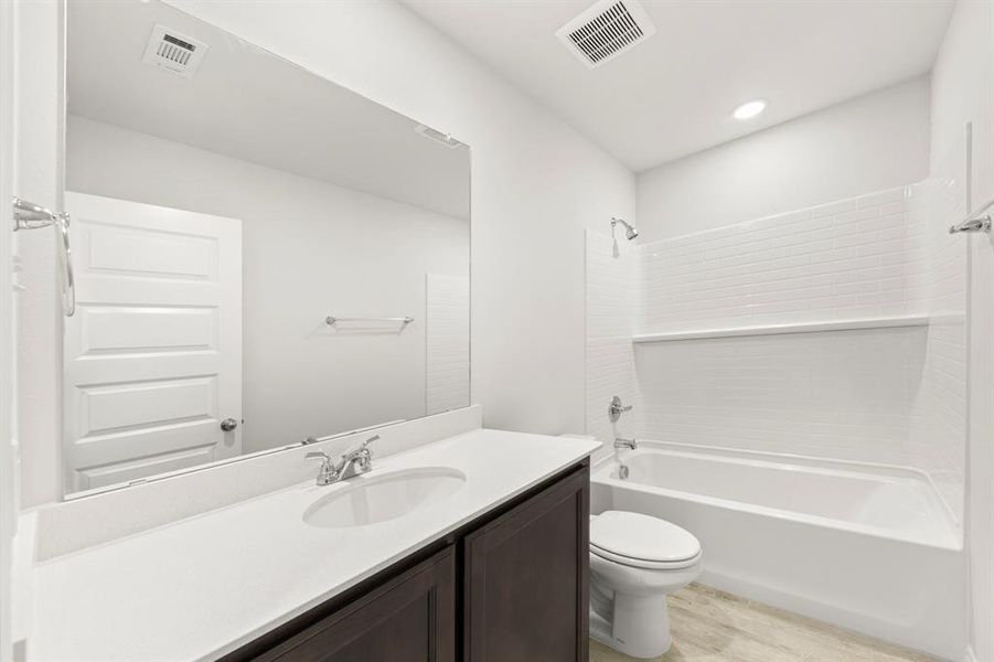 06. 118 Coyote - 2ND Bath 06. 118 Coyote - 2ND Bath