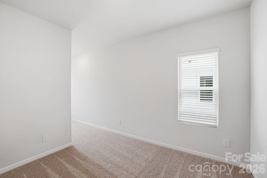 Spacious, unfurnished interior of a new home in Sloan Station, Charlotte (Image 20).