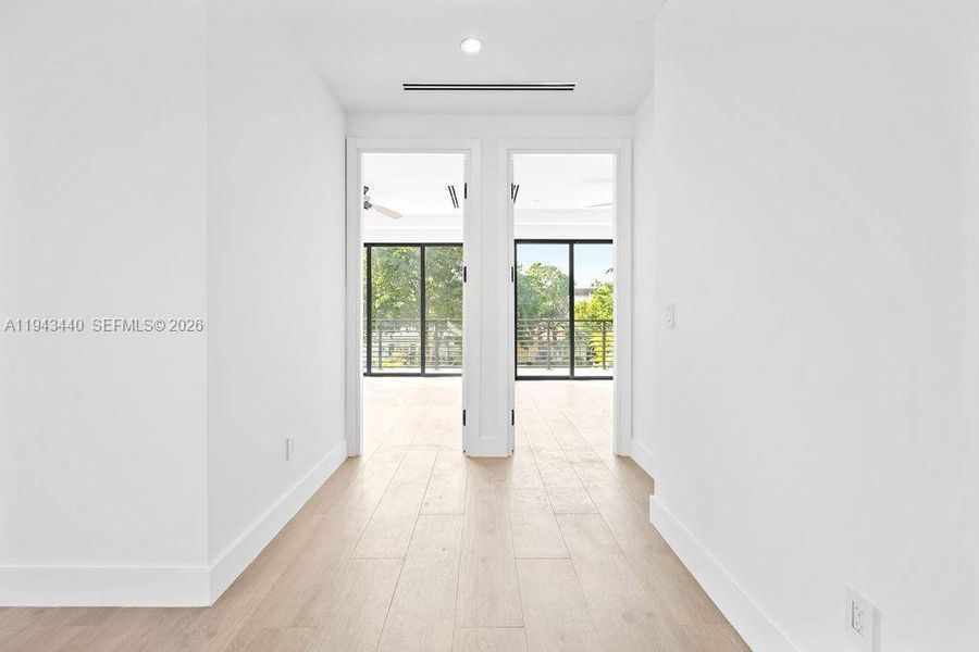Spacious, unfurnished interior of a new home in , Fort Lauderdale (Image 59). Spacious, unfurnished interior of a new home in , Fort Lauderdale (Image 59).
