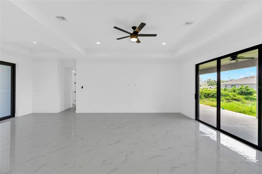 Spacious, unfurnished interior of a new home in , Lehigh Acres (Image 43).