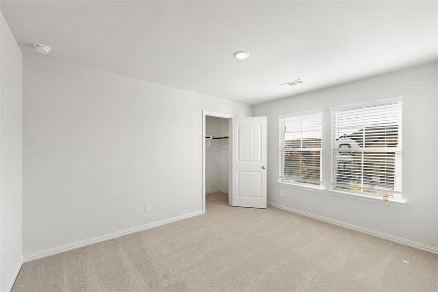 Spacious, unfurnished interior of a new home in Northstar, Haslet (Image 27).
