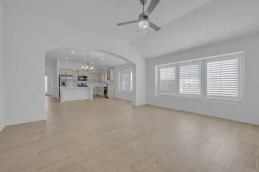 Spacious, unfurnished interior of a new home in Crossland, Clint (Image 26).