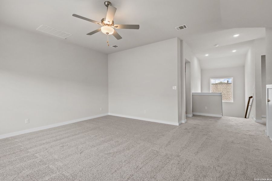 Spacious, unfurnished interior of a new home in Ladera, San Antonio (Image 19). Spacious, unfurnished interior of a new home in Ladera, San Antonio (Image 19).