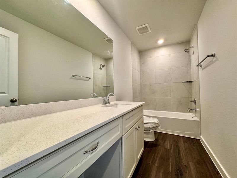 Furnished interior view inside a new home in Santa Fe, Cleveland (Image 5).