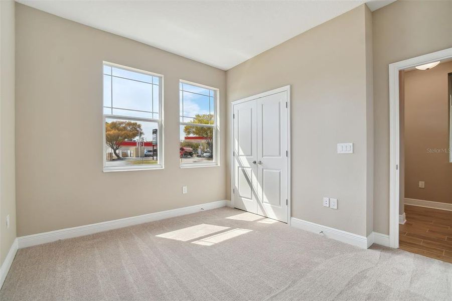 Spacious, unfurnished interior of a new home in , St. Petersburg (Image 27).