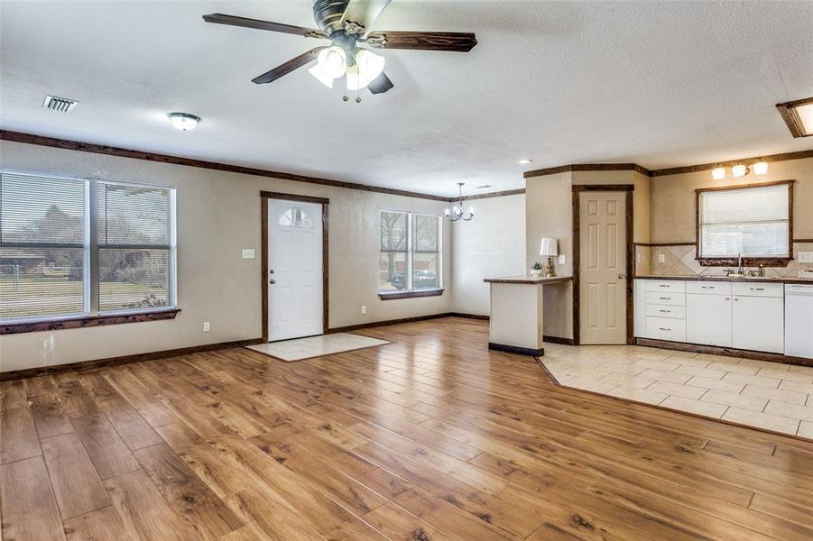 Spacious, unfurnished interior of a new home in , Azle (Image 9).