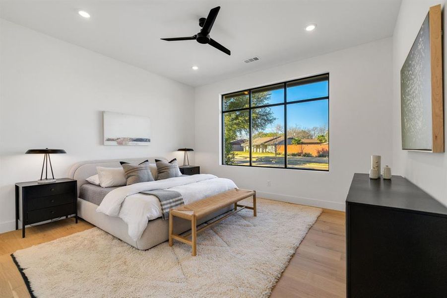 Furnished interior view inside a new home in , Farmers Branch (Image 31).