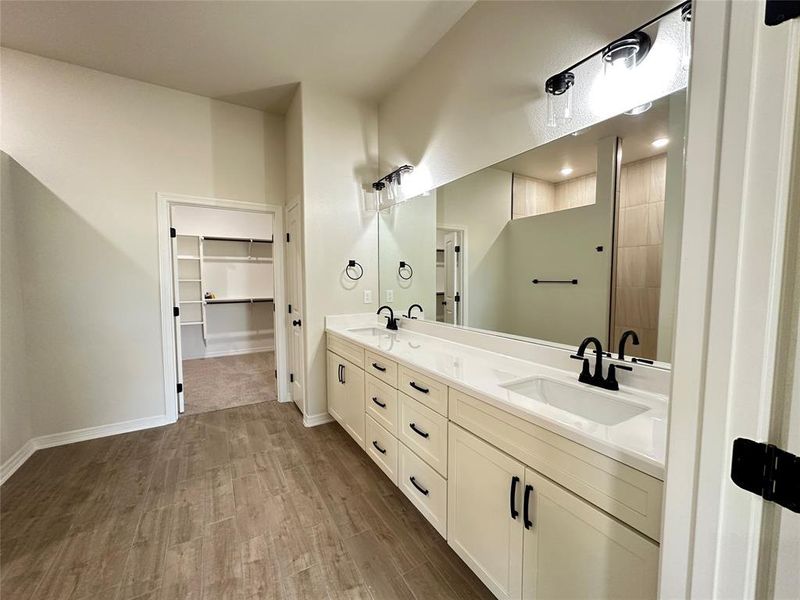 Furnished interior view inside a new home in , Lorena (Image 4).