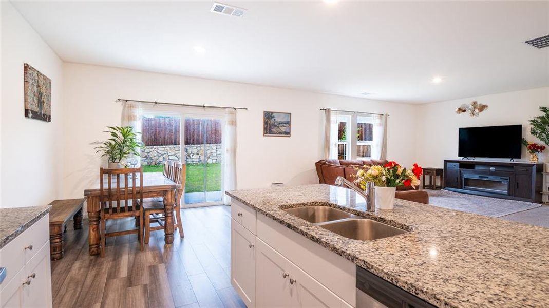Furnished interior view inside a new home in Ranch at Duck Creek, Fort Worth (Image 19).
