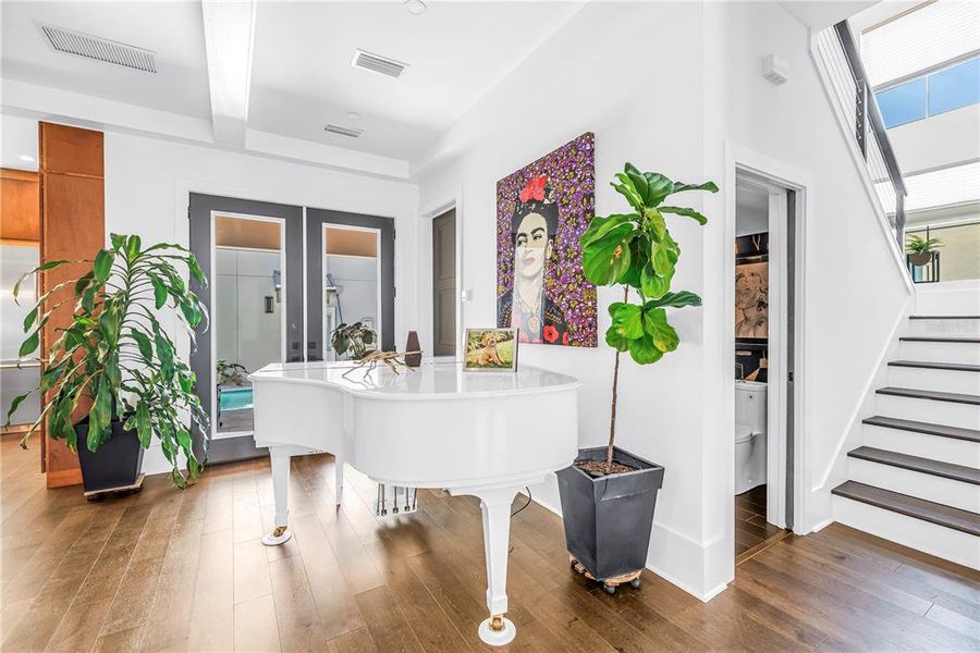 Furnished interior view inside a new home in , St. Petersburg (Image 43).