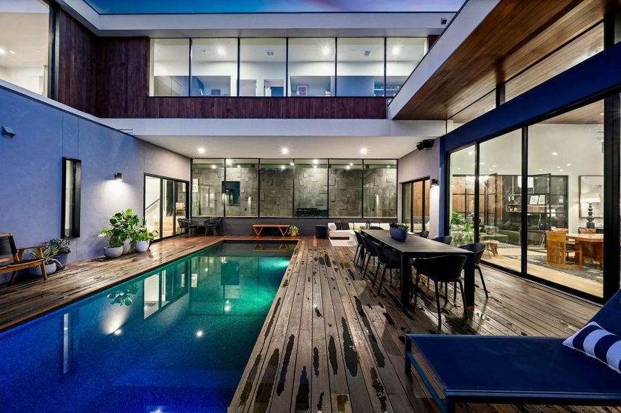 Community amenities in , West Lake Hills (Image 28).