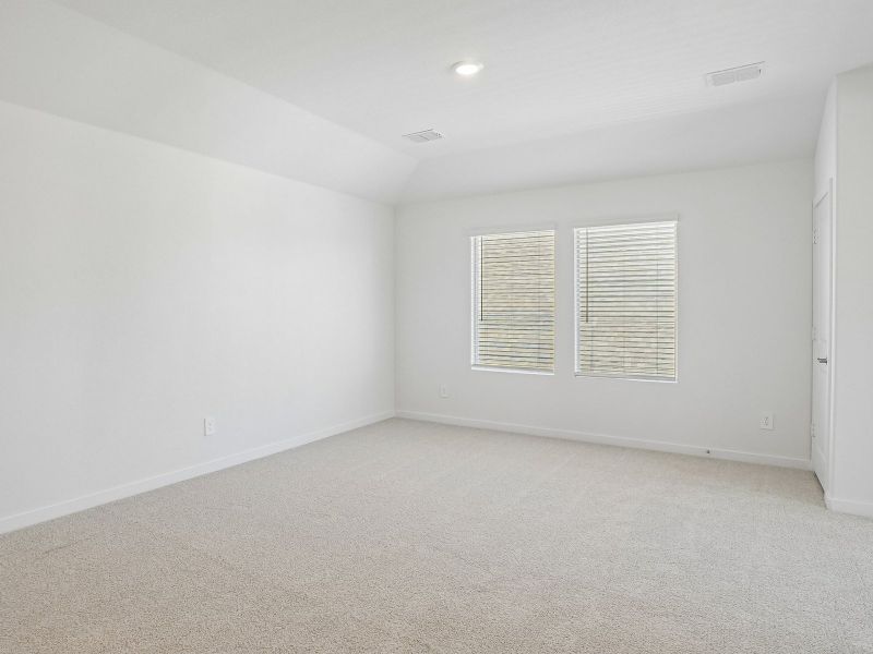 Spacious, unfurnished interior of a new home in Parks at Foster Crossing - Signature Series, Anna (Image 18).