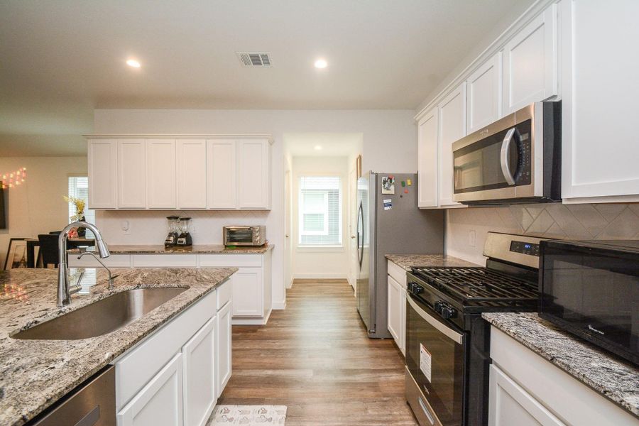 Furnished interior view inside a new home in , Rosharon (Image 12).