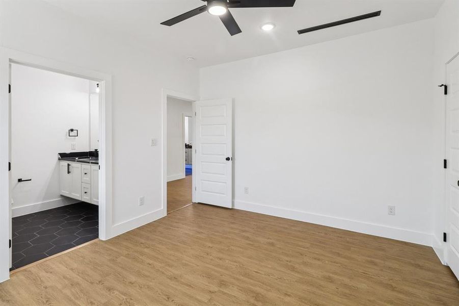 Spacious, unfurnished interior of a new home in , Dallas (Image 30).