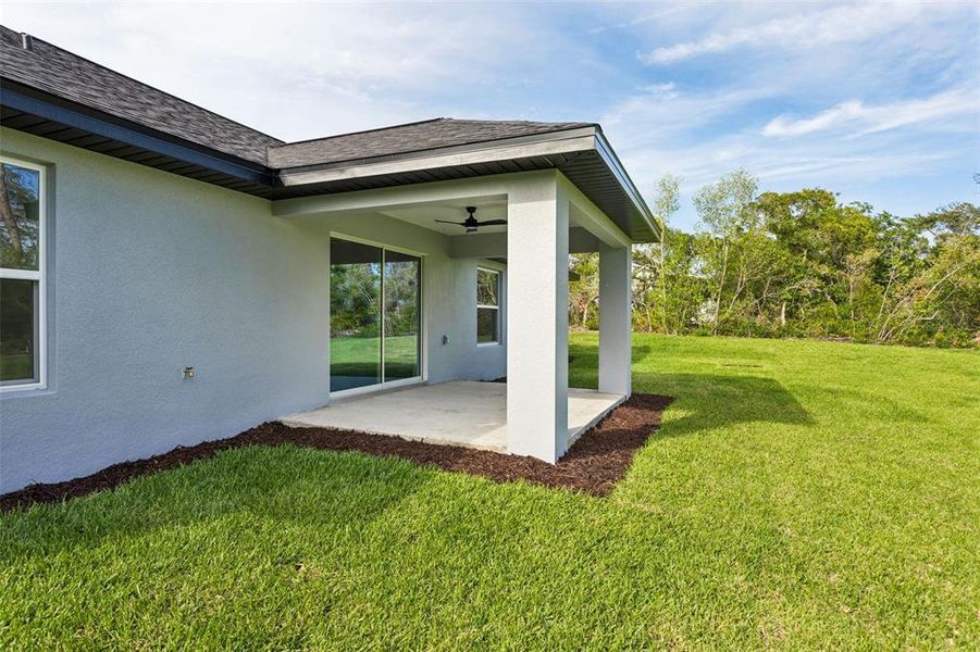 Exterior details and patio area of a home in , Weeki Wachee (Image 17).