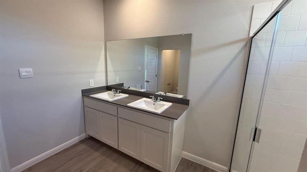 Furnished interior view inside a new home in Saratoga, Granbury (Image 8). Furnished interior view inside a new home in Saratoga, Granbury (Image 8).