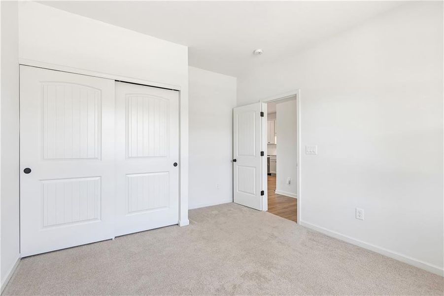 Spacious, unfurnished interior of a new home in Poplar Place, Dallas (Image 20).