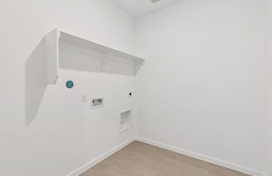 Spacious, unfurnished interior of a new home in Montgomery Bend, Montgomery (Image 20).