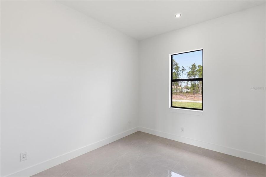 Spacious, unfurnished interior of a new home in , Lehigh Acres (Image 23).