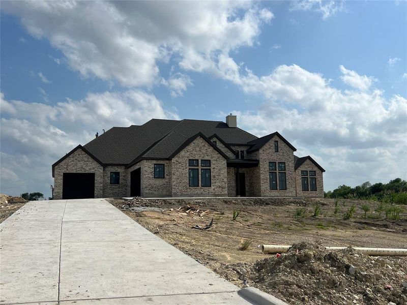 Acre lot, long driveway with plenty of parking! Acre lot, long driveway with plenty of parking!