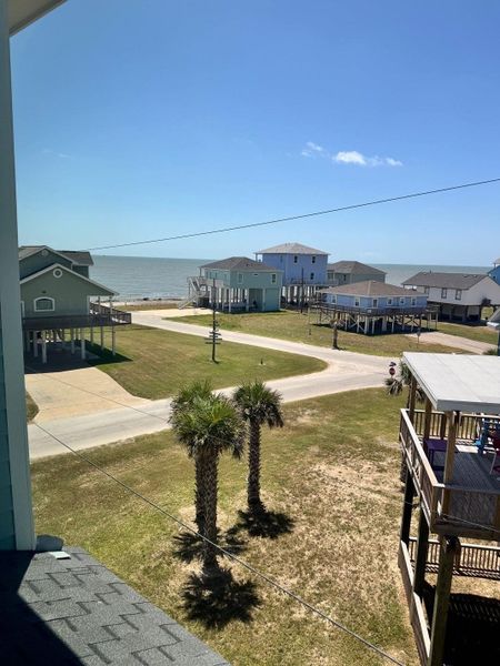 Exterior details and patio area of a home in , Freeport (Image 15).
