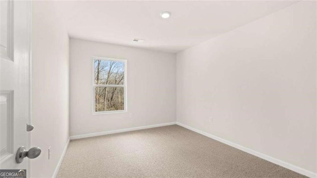 Spacious, unfurnished interior of a new home in Echo Glen, Stockbridge (Image 37).