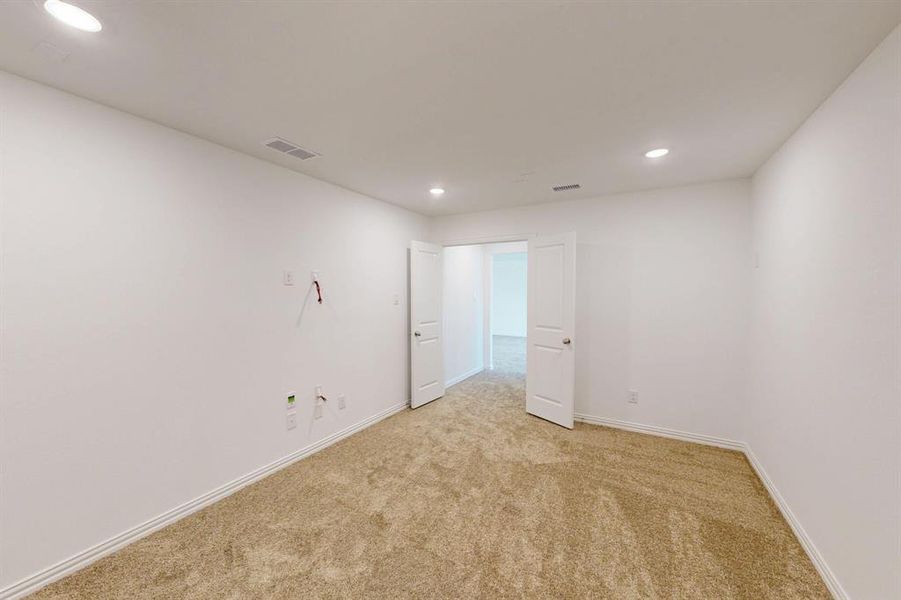 Spacious, unfurnished interior of a new home in Aster Park, McKinney (Image 30).