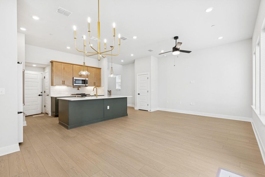 Kitchen - Family Room Kitchen - Family Room