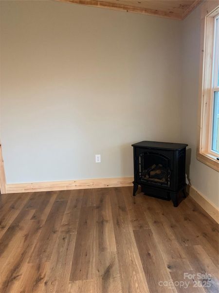 Spacious, unfurnished interior of a new home in , Whittier (Image 14).