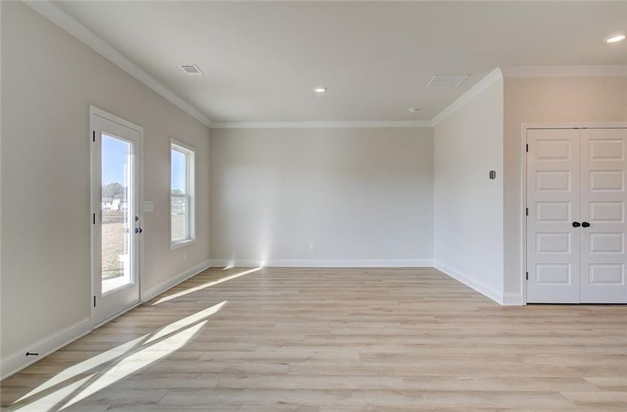 Spacious, unfurnished interior of a new home in Crofton Place Enclave, Snellville (Image 22).