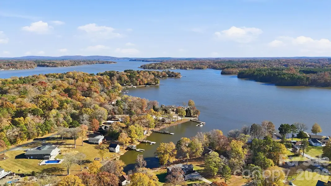 High Rock Lake right across the street! High Rock Lake right across the street!
