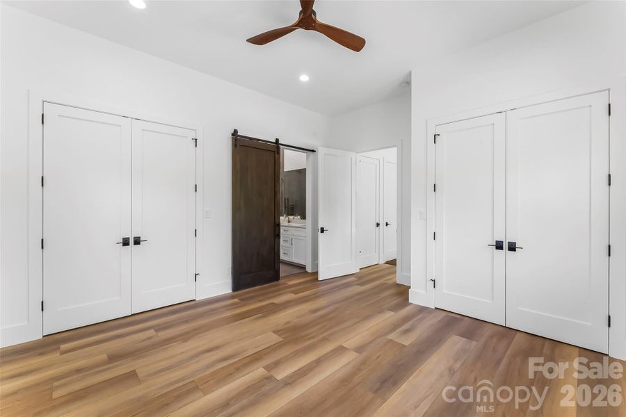 Spacious, unfurnished interior of a new home in , Marion (Image 24).