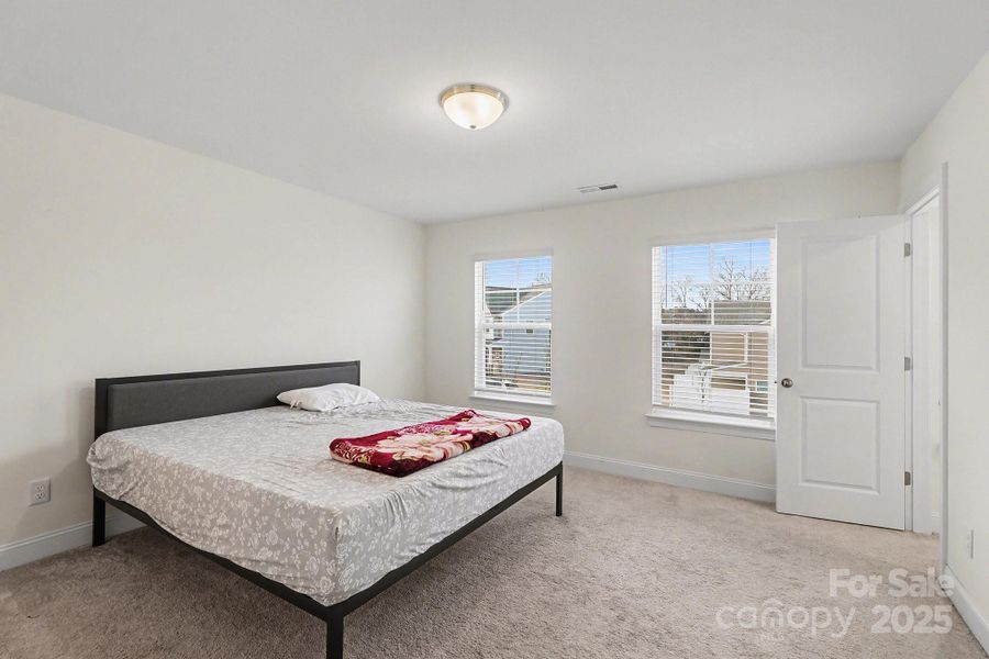 Furnished interior view inside a new home in , Harrisburg (Image 15).