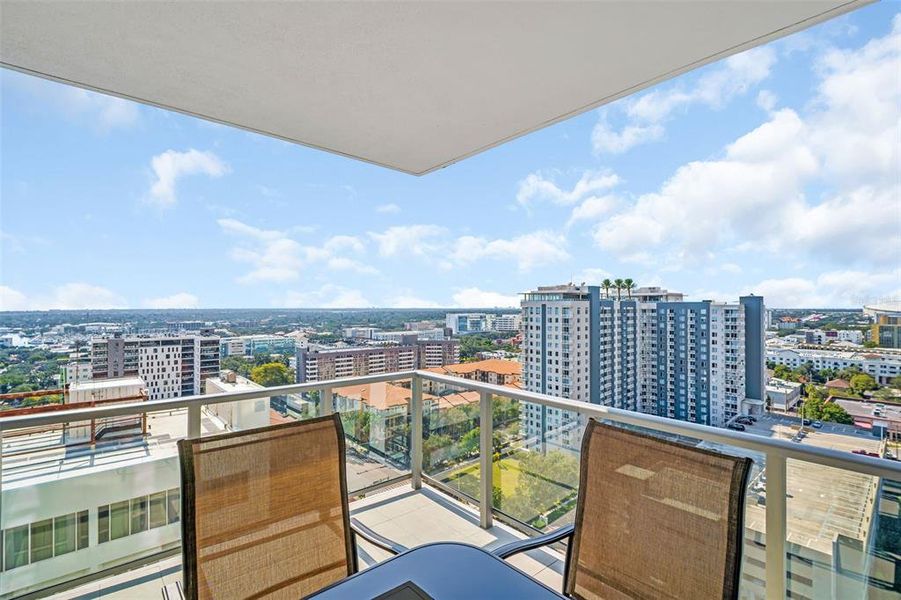 Condo located in St. Petersburg, FL showcasing its design and architecture (Image 27). Condo located in St. Petersburg, FL showcasing its design and architecture (Image 27).